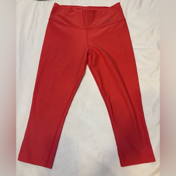 Nike Dri-Fit Crop Leggings - Picture 2 of 7